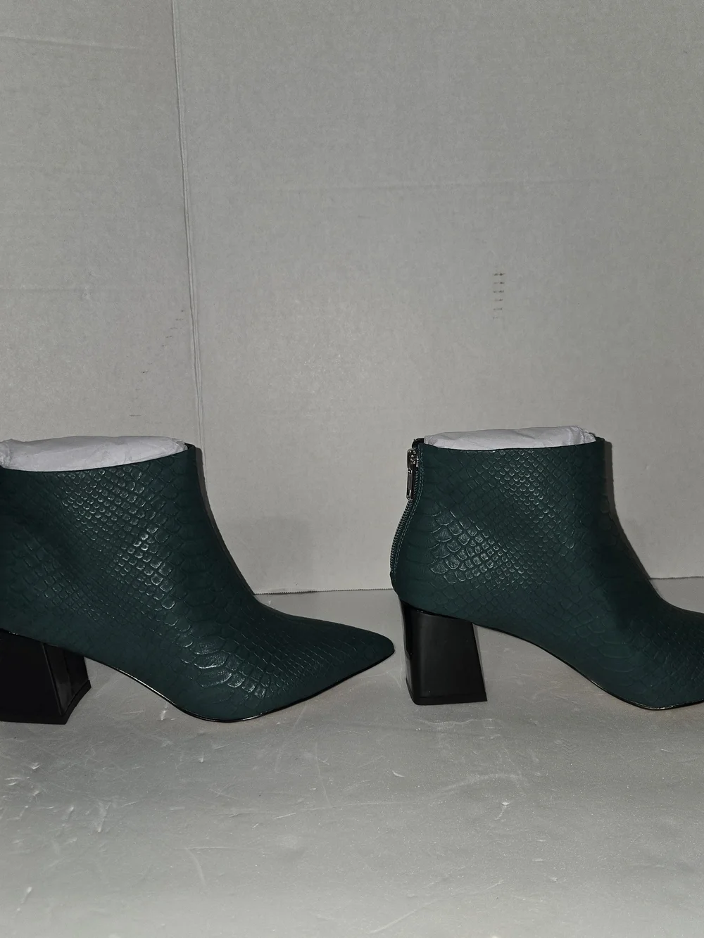 VHNY Teal Textured Pointed Toe Ankle Booties Size 6 NEW
